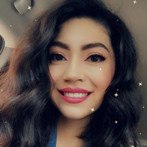 Meet your Posher, Alejandra